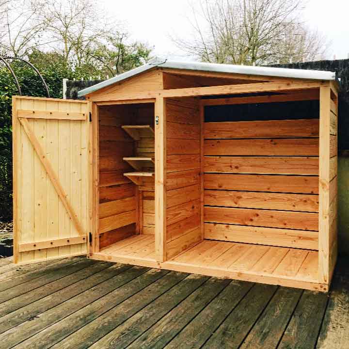 Abri de jardin, portes ouvertes