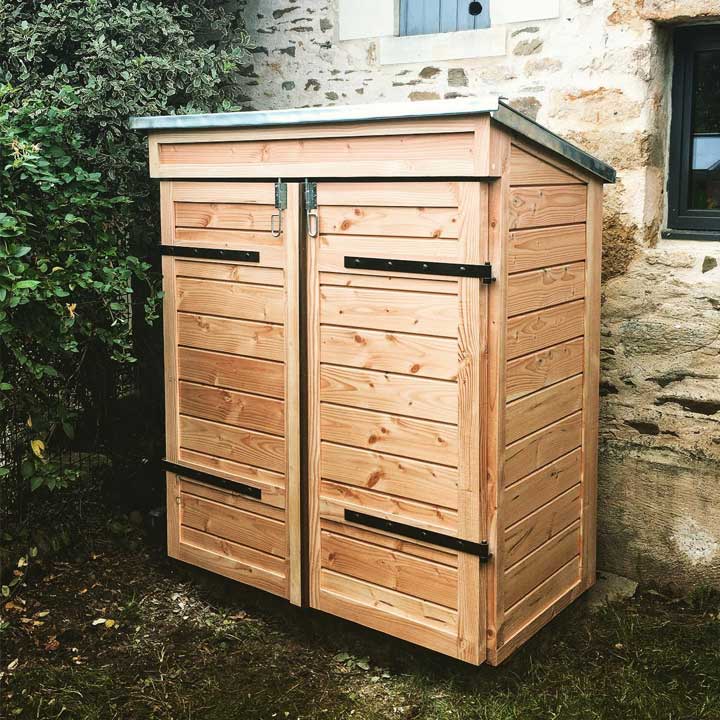 Abri de jardin avec 2 volets